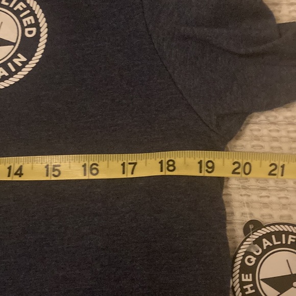 The Qualified Captain T-Shirt NWT Size M - Picture 8 of 8
